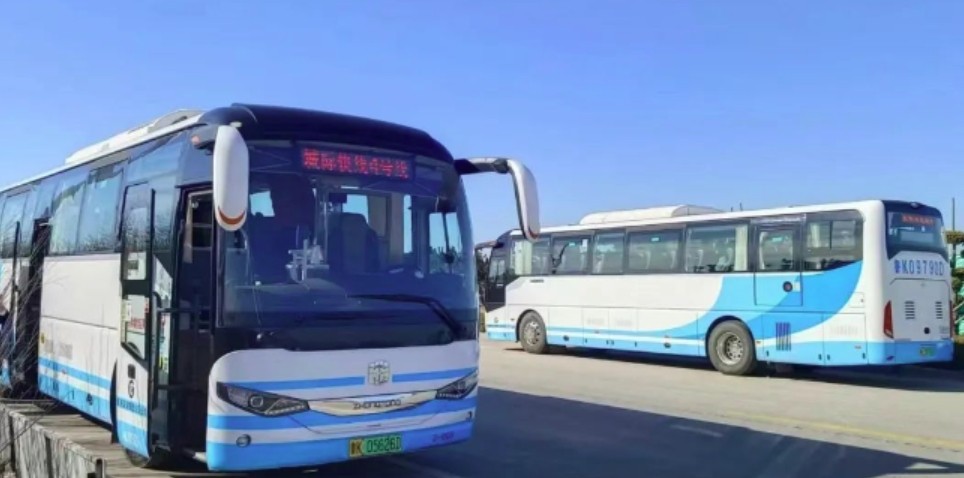 乘坐城際4號線，打卡布魯維斯、那香海、海草部落，連線貓頭山、火炬八街。